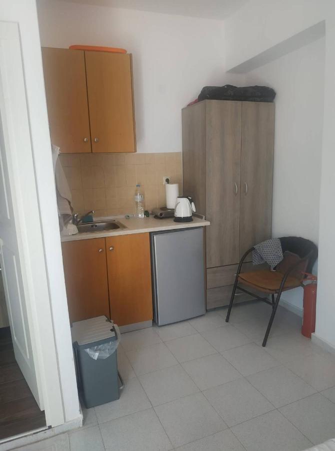 Livadia  Spiros Apartments מראה חיצוני תמונה