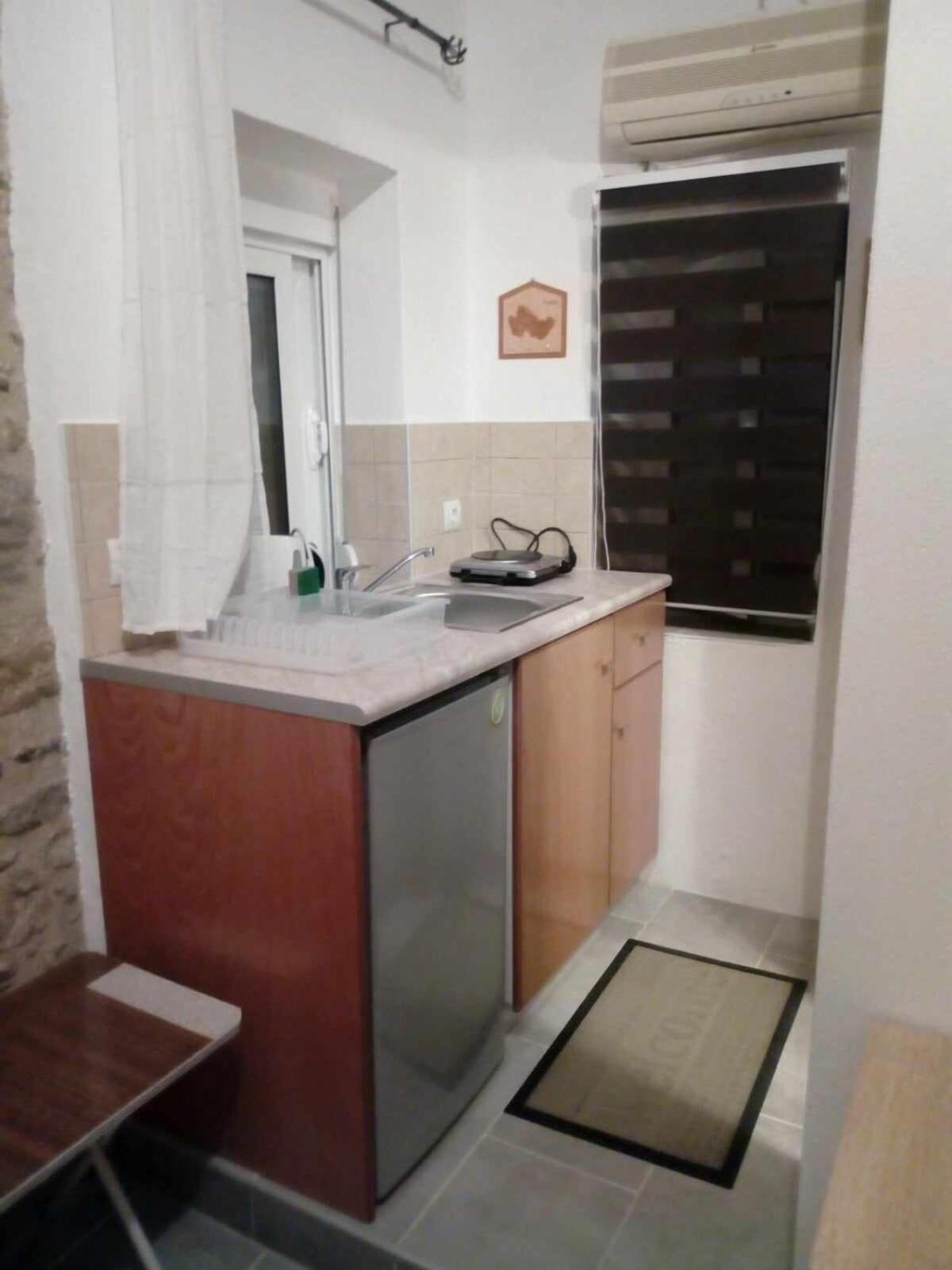 Livadia  Spiros Apartments מראה חיצוני תמונה